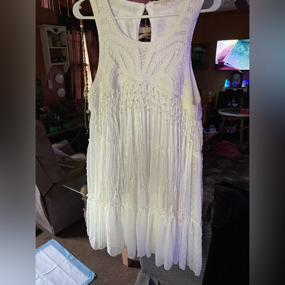 Beautiful White Fringe Dress - Picture 4 of 4